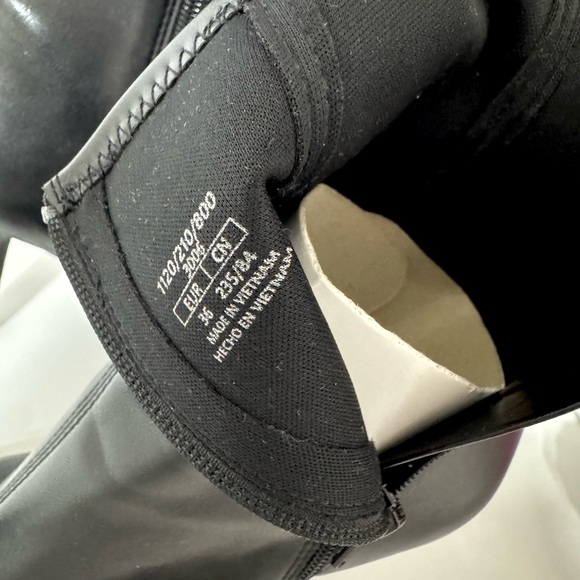 Zara Women’s Sleek Black Pointed Heeled Boots - Picture 8 of 9